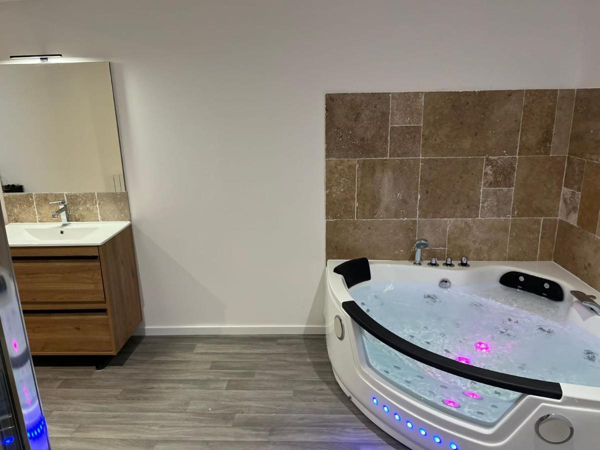 Ng Suitehome - Queven - Balneo - Netflix - Wifi Buitenkant foto